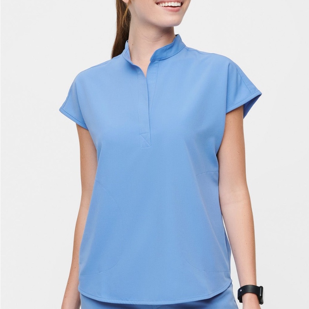Figs Rafaela oversized scrub top in ceil blue
